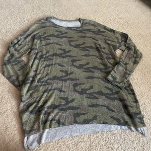 American eagle camo top